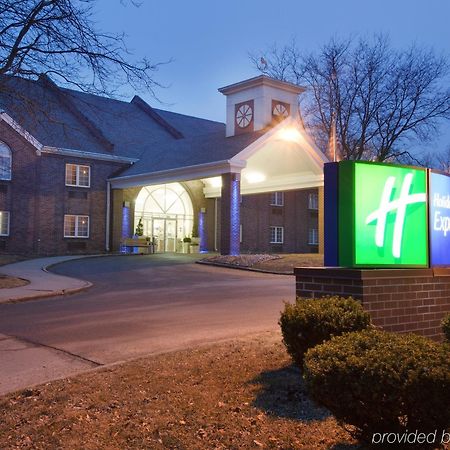 Holiday Inn Express Des Moines-At Drake University, An Ihg Hotel Εξωτερικό φωτογραφία