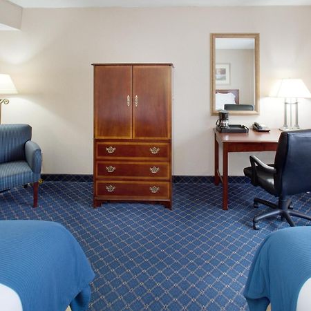 Holiday Inn Express Des Moines-At Drake University, An Ihg Hotel Εξωτερικό φωτογραφία