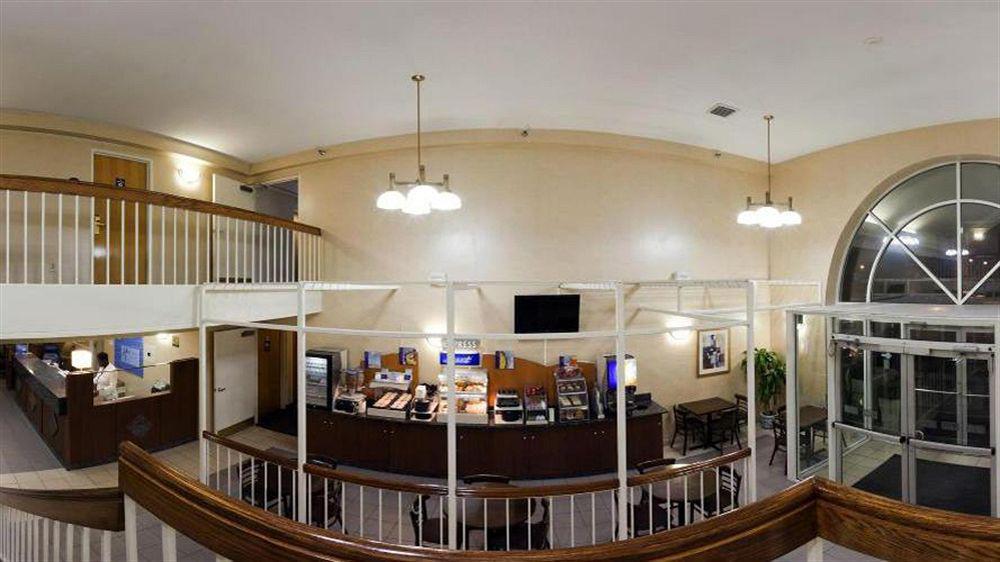 Holiday Inn Express Des Moines-At Drake University, An Ihg Hotel Εξωτερικό φωτογραφία