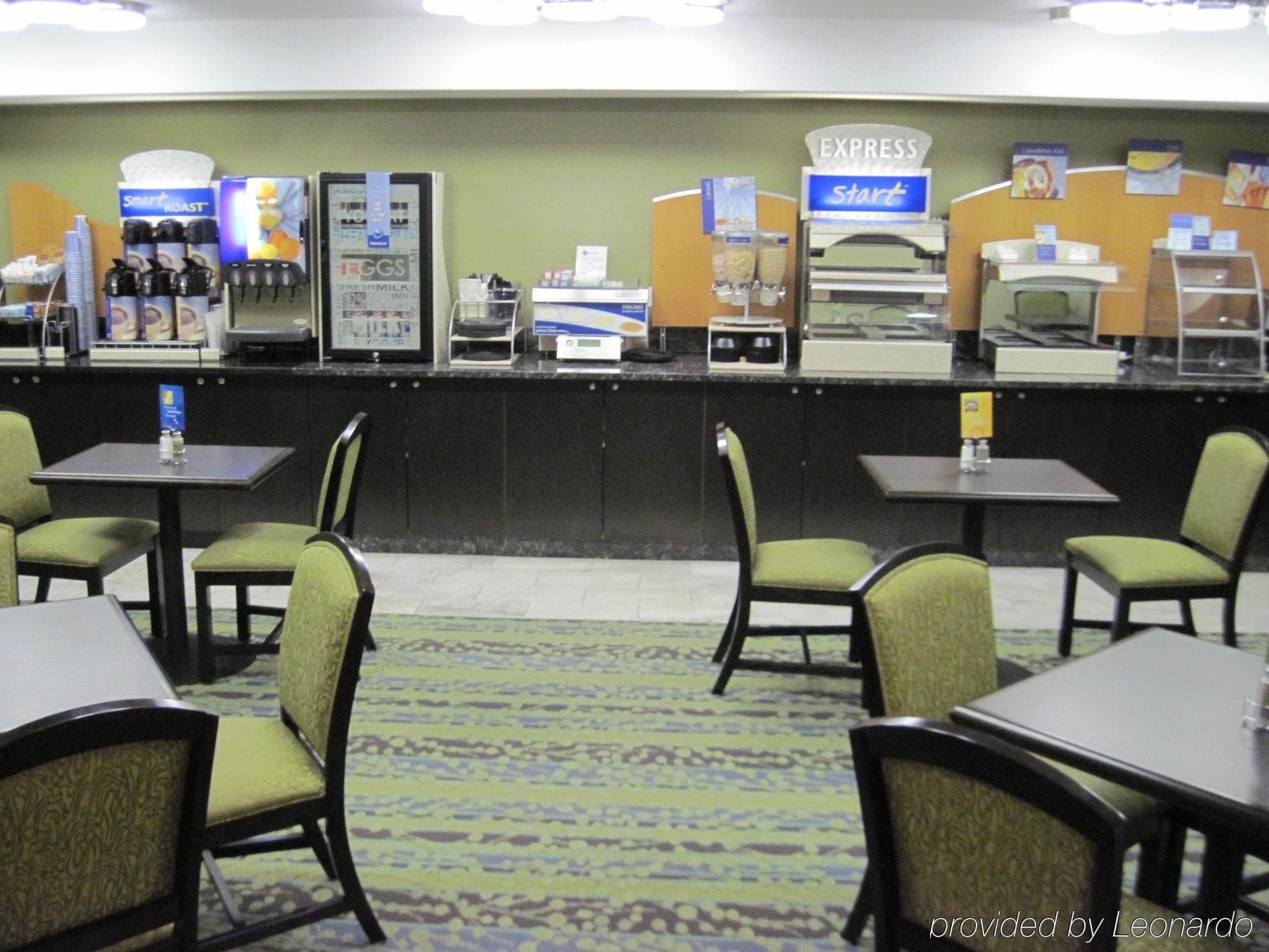 Holiday Inn Express Des Moines-At Drake University, An Ihg Hotel Εξωτερικό φωτογραφία