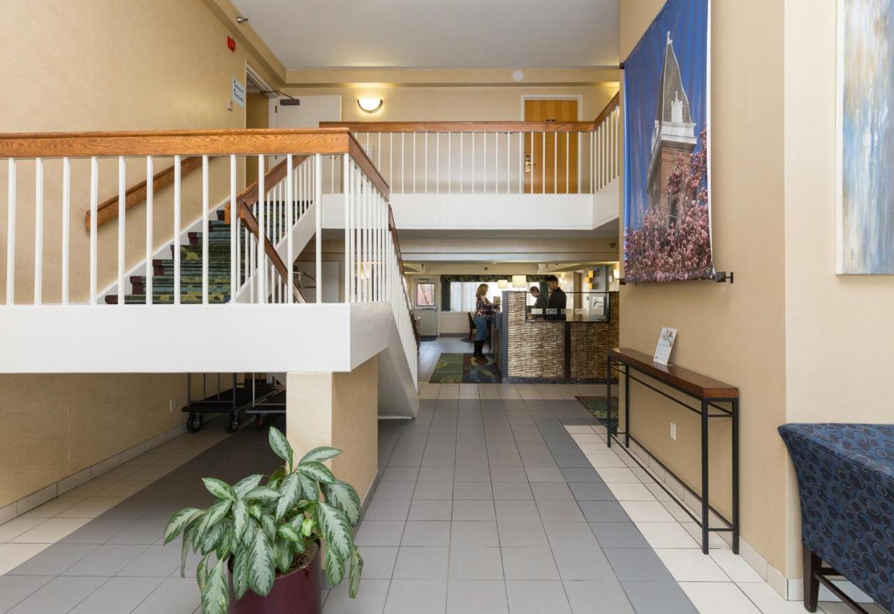 Holiday Inn Express Des Moines-At Drake University, An Ihg Hotel Εξωτερικό φωτογραφία