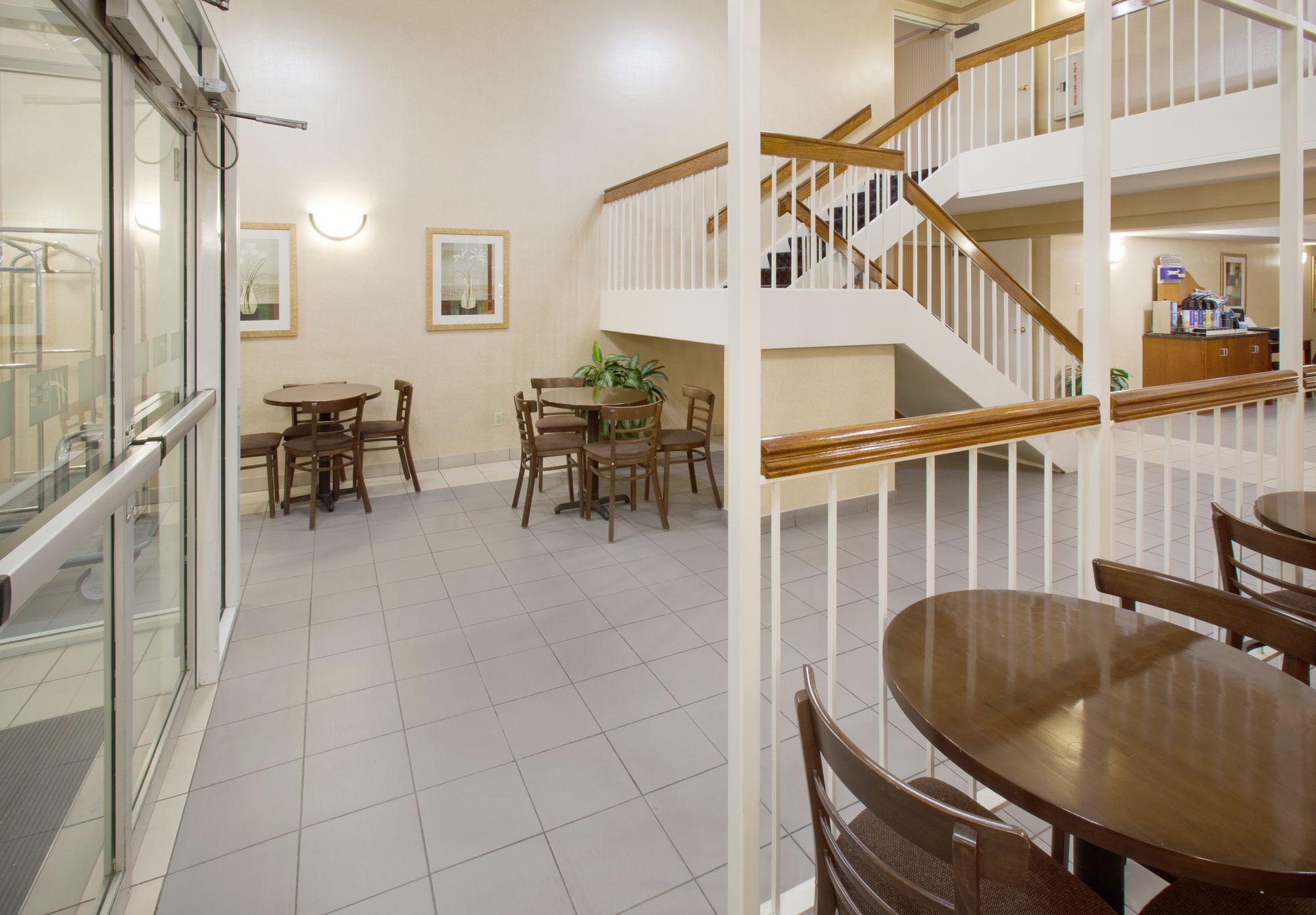Holiday Inn Express Des Moines-At Drake University, An Ihg Hotel Εξωτερικό φωτογραφία